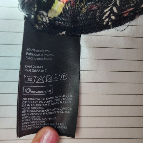 H&M Black Floral Ruffle Sleeve Blouse Size 4 - Picture 9 of 10